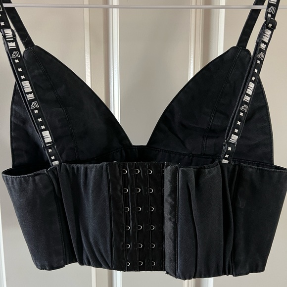 LF Crop Top - Picture 2 of 4